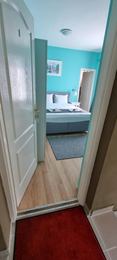 שיופוק Joy Guesthouse מראה חיצוני תמונה